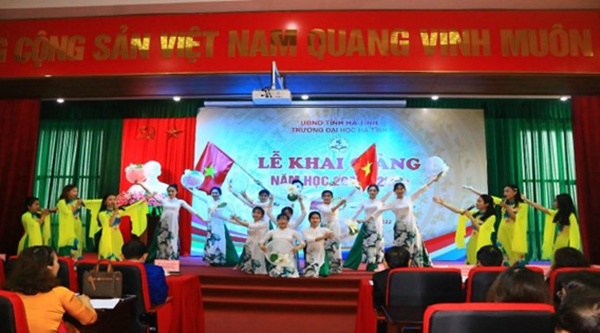 Trường Đại học Hà Tĩnh khai giảng năm học mới 2022-2023