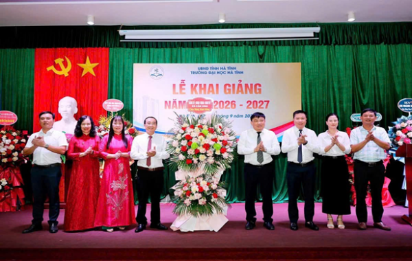 Trường Đại học Hà Tĩnh khai giảng năm học 2026 - 2027: Chủ động đổi mới, vững bước phát triển