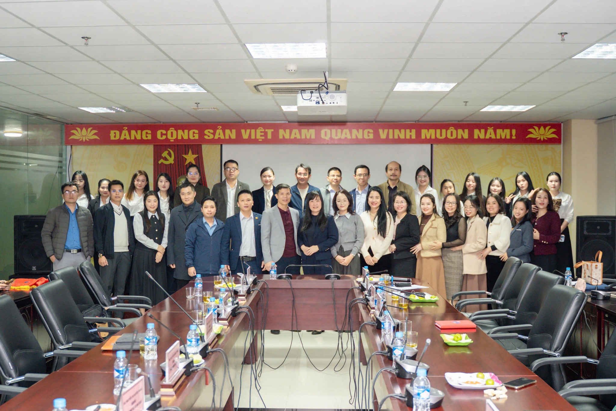 Trường Đại học Hà Tĩnh: Khai mạc chương trình “Sinh viên thực chiến cùng doanh nghiệp”