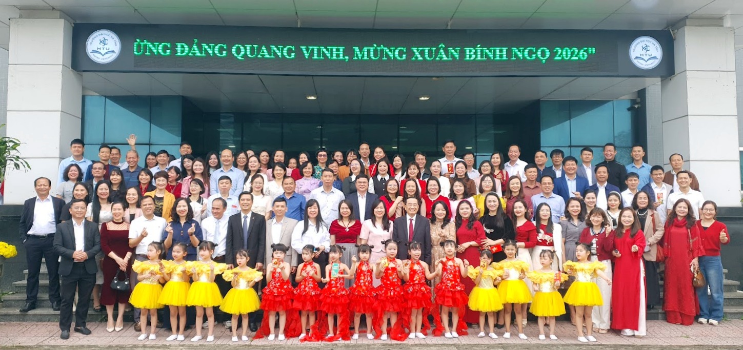 Trường Đại học Hà Tĩnh gặp mặt đầu Xuân Bính Ngọ 2026: Khí thế mới, quyết tâm mới