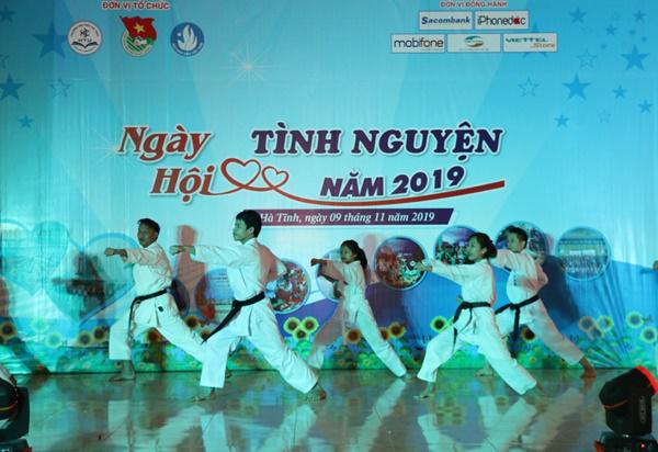 20191107 ngay hoi TN1