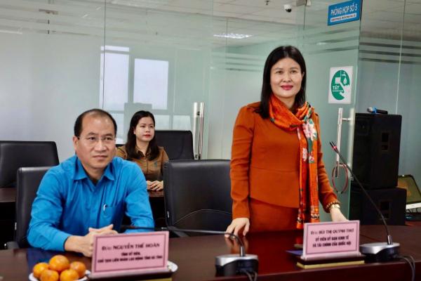 20260212 trao qua tet2