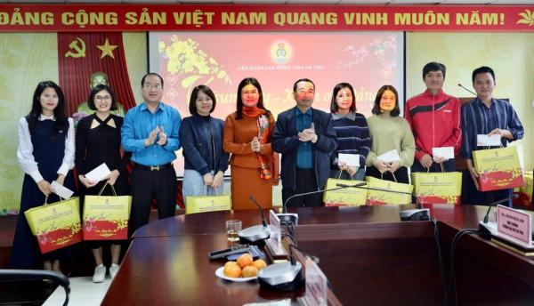 20260212 trao qua tet3