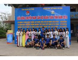 Trường Đại học Hà Tĩnh dành giải Ba bóng chuyền nam cán bộ Đoàn Hà Tĩnh