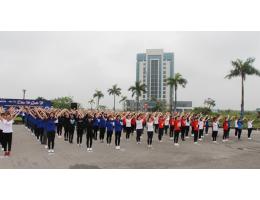 Gần 500 sinh viên Trường Đại học Hà Tĩnh tham gia Hội thi nhảy dân vũ hưởng ứng Giờ Trái đất năm 2019