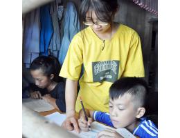 Nữ sinh bỏ thi tốt nghiệp chịu tang cha xúc động được nhiều trường đại học tiếp nhận