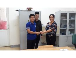 Hành động đẹp của nhân viên vệ sinh Trường Đại học Hà Tĩnh