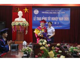 Trường Đại học Hà Tĩnh trao bằng tốt nghiệp cho 60 sinh viên Lào đợt 2 năm 2020