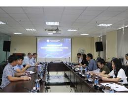 Văn phòng Tiếng Anh khu vực Đại sứ quán Hoa Kỳ làm việc với Trường ĐH Hà Tĩnh