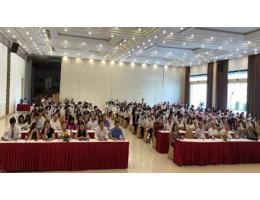 Sinh viên ưu tú Trường Đại học Hà Tĩnh nhận học bổng Vallet năm 2022