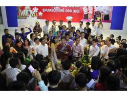 Lưu học sinh Lào Trường Đại học Hà Tĩnh vui đón tết Bunpimay