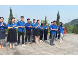 Tuổi trẻ Trường Đại học Hà Tĩnh tri ân cố Tổng Bí thư Hà Huy Tập