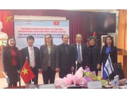 Đại sứ Đặc mệnh toàn quyền Israel tại Việt Nam thăm và làm việc với Trường Đại học Hà Tĩnh