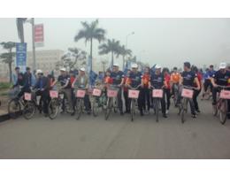 Sinh viên Trường Đại học Hà Tĩnh hưởng ứng Giờ trái đất năm 2016