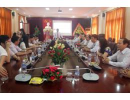 Lãnh đạo Tỉnh ủy, HĐND, UBND tỉnh Hà Tĩnh chúc mừng Trường Đại học Hà Tĩnh nhân ngày 20/11