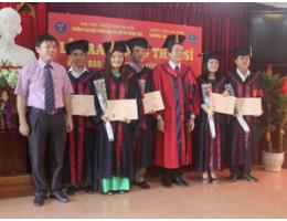 Lễ trao bằng Thạc sĩ chuyên ngành Chính trị học