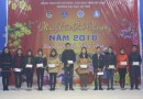 Trao tặng 80 suất quà Tết cho sinh viên có hoàn cảnh khó khăn
